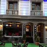 Salinas Hotel *