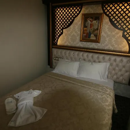 Salinas Hotel *